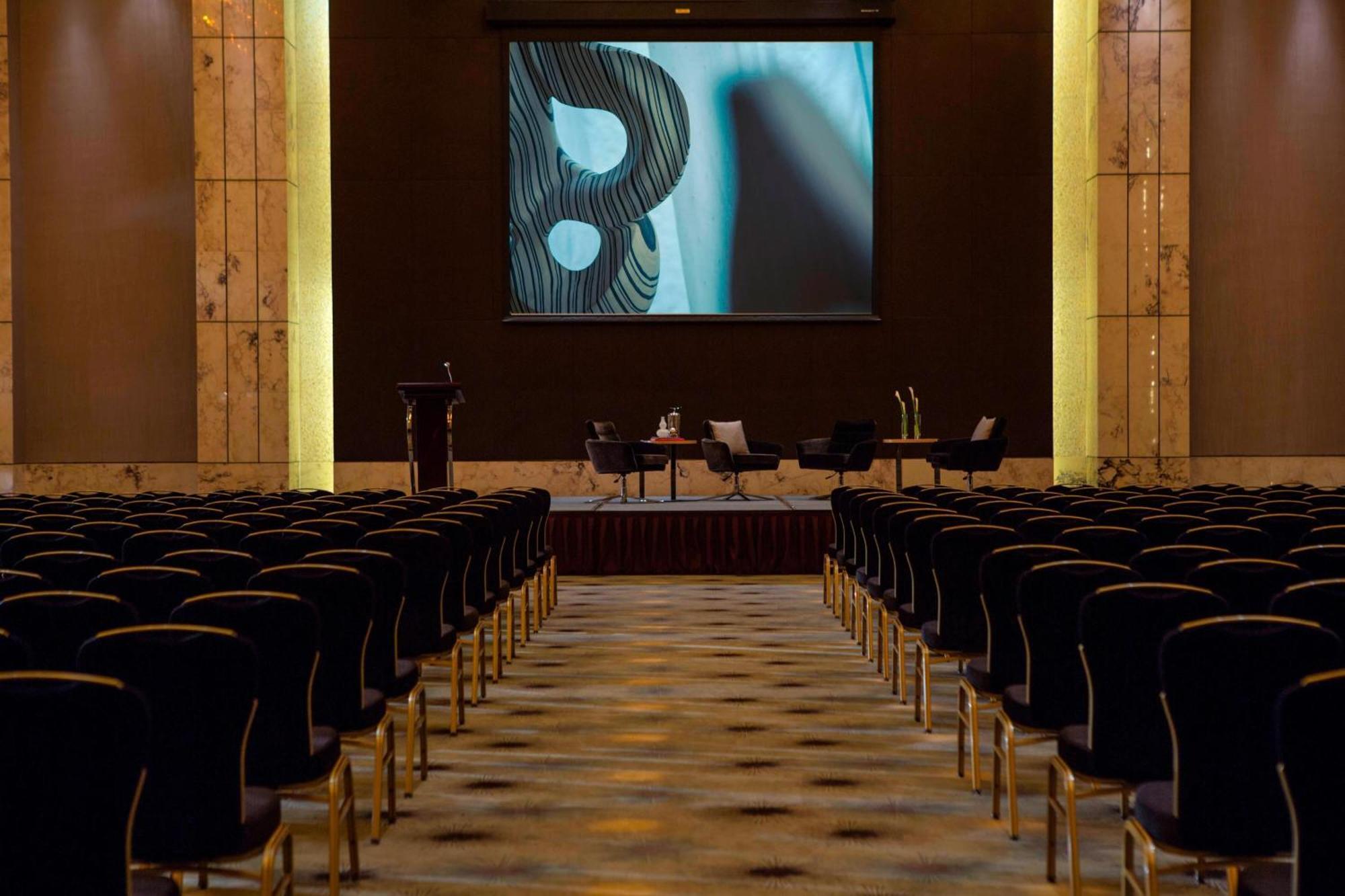 Renaissance Shanghai Caohejing Hotel Екстериор снимка