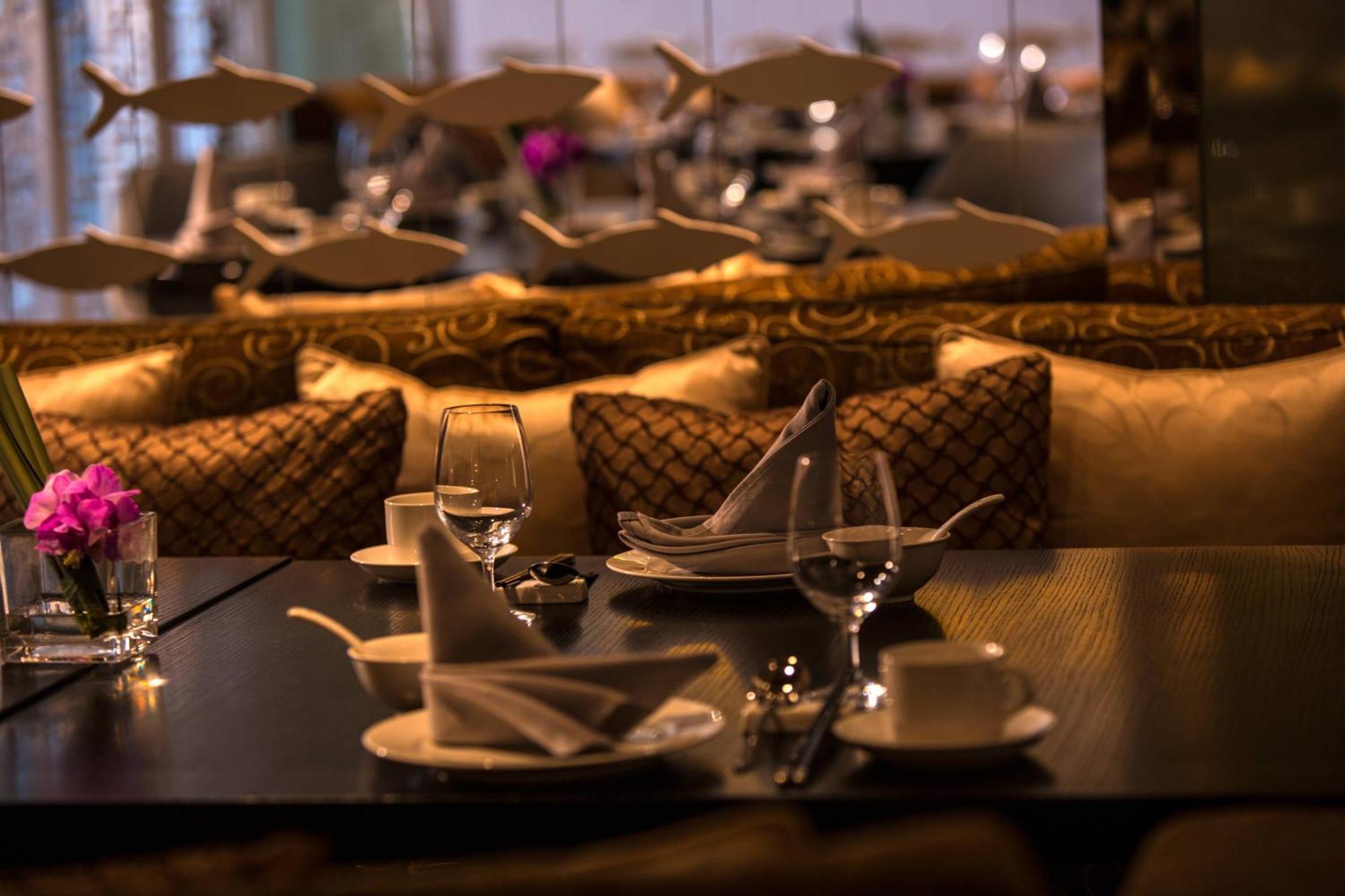 Renaissance Shanghai Caohejing Hotel Екстериор снимка